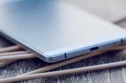 World’s Slimmest Phone Available For Purchase in 2018 - GadgetMeetsGuy