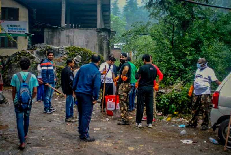 Yayawar Goes Cleaning Kasol - Day 2