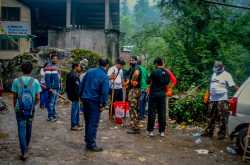 Yayawar goes cleaning Kasol - Day 2