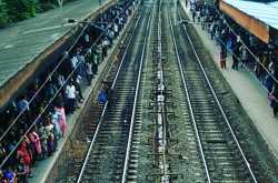 Yeh Gaadi 12 Coach Tej Local Hai