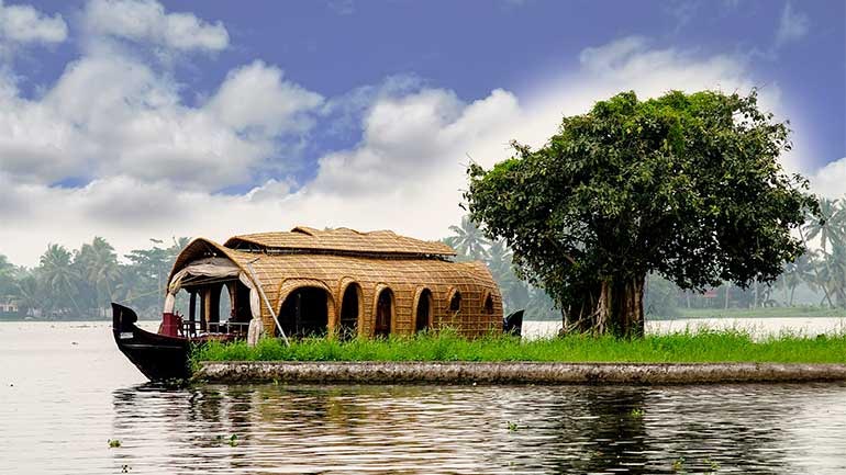Your Guide To Kerala Houseboats