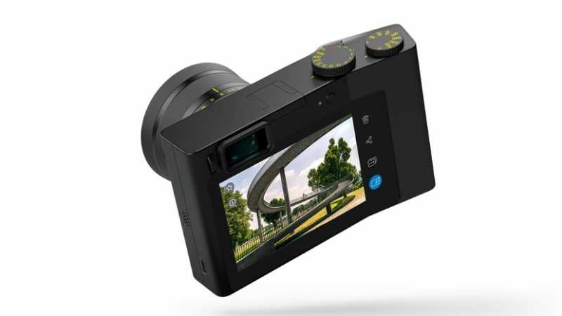 Zeiss’ ZX1 Is Part Full-frame Camera, Part Micro Tablet