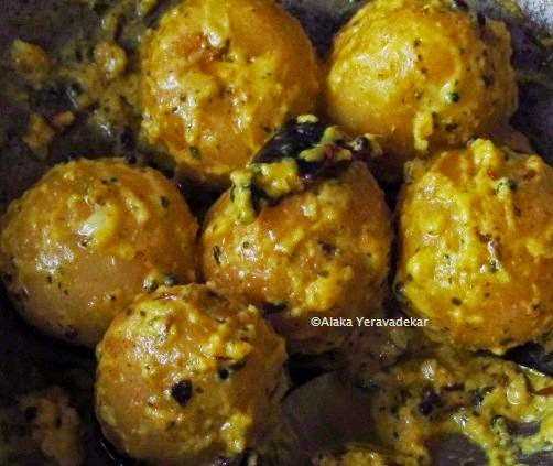 Baby Potatoes In Yoghurt Gravy