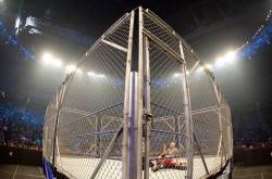 Female WWE Champion Survives Steel Cage Despite Being Attacked Before The Match