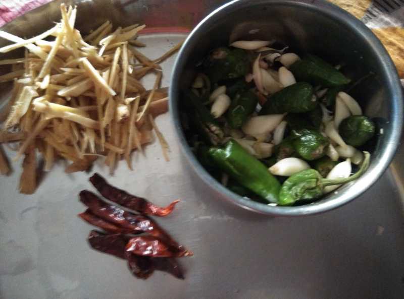 Golondo Steamed Chicken Curry