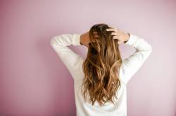 How to Fix Frizzy Hair: Ways to Smooth It Without Damage