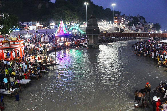 India Travel Shot: Hari Ki Dwar - Doorway To God - Haridwar