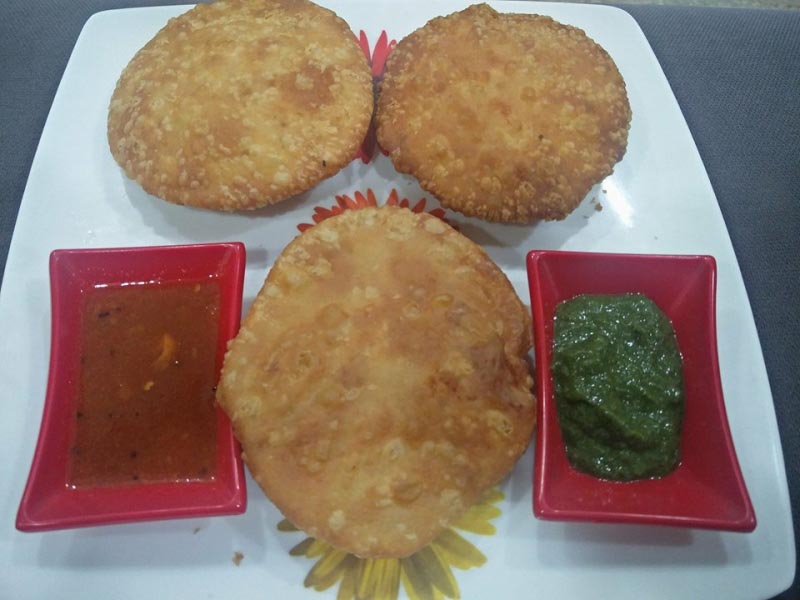 Kachori Recipe | Khasta Kachori Recipe | Crispy Moong Dal Kachori Recipe