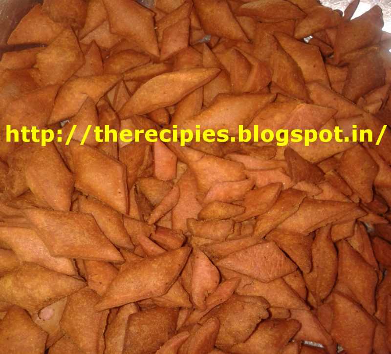 Recipe Of Beetroot Cheese Shakarpara