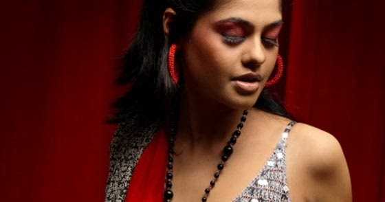 Telugu Girl Bindu Madhavi Looking Cute And Gorgeous